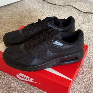 Nike Men's All-Black Sneakers